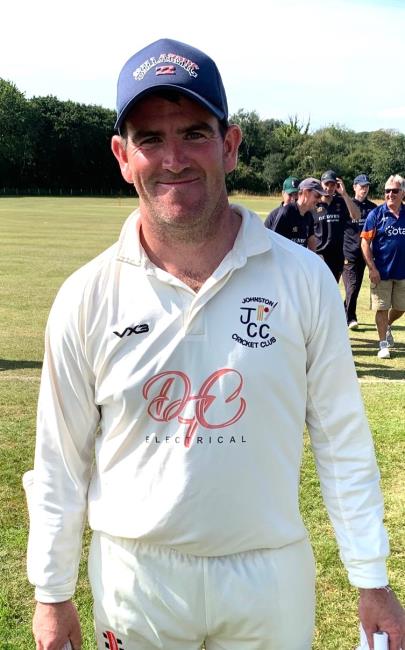 Lee Summons second successive century  Johnston victory
